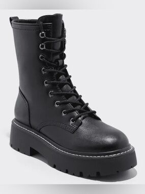 Wild Fable Women's Black Logan Lug Combat Boots with Memory Foam Insole Size 8